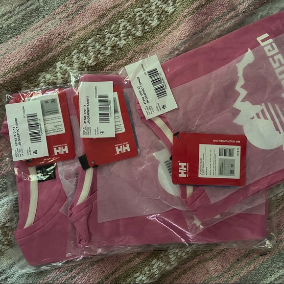 Brand new size 16 Girls Helly Hansen T-shirt - Picture 6 of 8